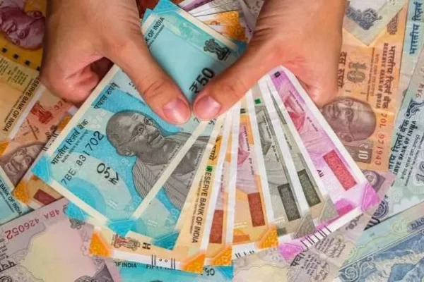 நீங்கள் டெபாசிட் செய்யும் பணத்திற்கு அதிக வட்டி கிடைக்க வேண்டுமா..? உடனே இந்த திட்டத்தில் இணைந்திருங்கள்..!!