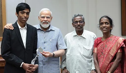 பிரக்ஞானந்தாவை நேரில் அழைத்து வாழ்த்து தெரிவித்தார் பிரதமர் மோடி..