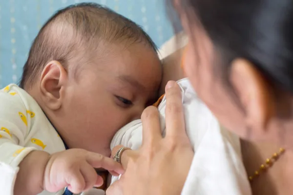 மார்பக புற்றுநோய்!… குழந்தைக்கு தாய்ப்பால் கொடுக்கலாமா?… மருத்துவர்கள் விளக்கம்!