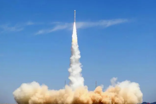 விண்வெளியில் சீனாவின் பிளாக்செயின் செயற்கைக்கோள், ஹாங்காங்கின் McNuggets Metaverse: Asia Express