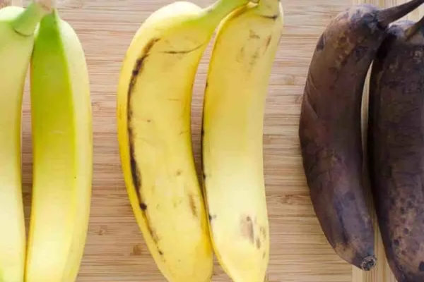 கொலஸ்ட்ரால் அதிகரிக்க முக்கிய காரணம்!… இரவில் வாழைப்பழம் சாப்பிடுவதுதான்!… உண்மை என்ன?