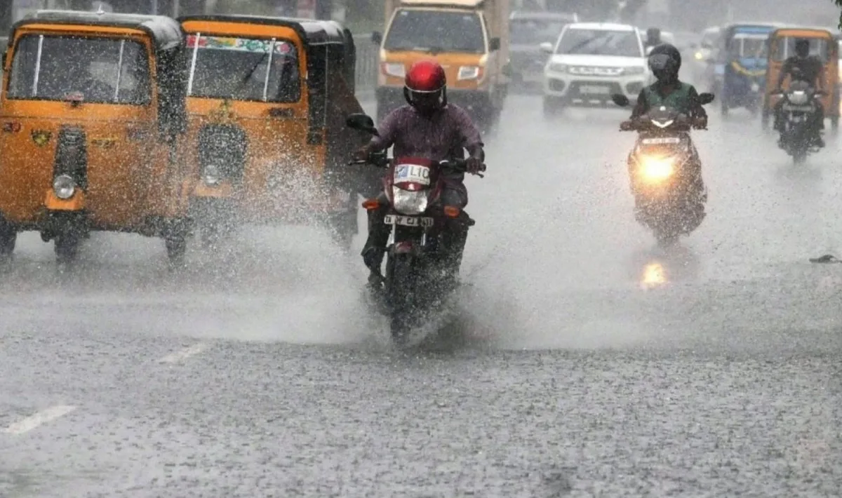தமிழகத்தில் அடுத்து வரும் இரண்டு நாட்களுக்கு மழை…! இந்த மாவட்ட மக்கள் கவனமாக இருங்க…!