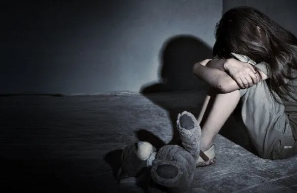 பல மாணவிகளின் வாழ்வை சீரழித்த ஆசிரியர்….! ஐந்தாம் வகுப்பு மாணவியை கூட விட்டு வைக்காத காமக்கொடூரன், காவல்துறையினர் எடுத்த அதிரடி நடவடிக்கை….!