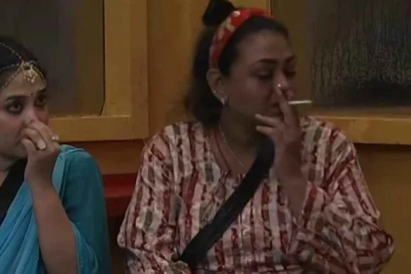 பிக்பாஸ் வீட்டிற்குள் சிகரெட் புகையை ஊதி தள்ளும் ஷகீலா..!! நீங்களா இப்படி..? கழுவி ஊற்றும் ரசிகர்கள்..!!