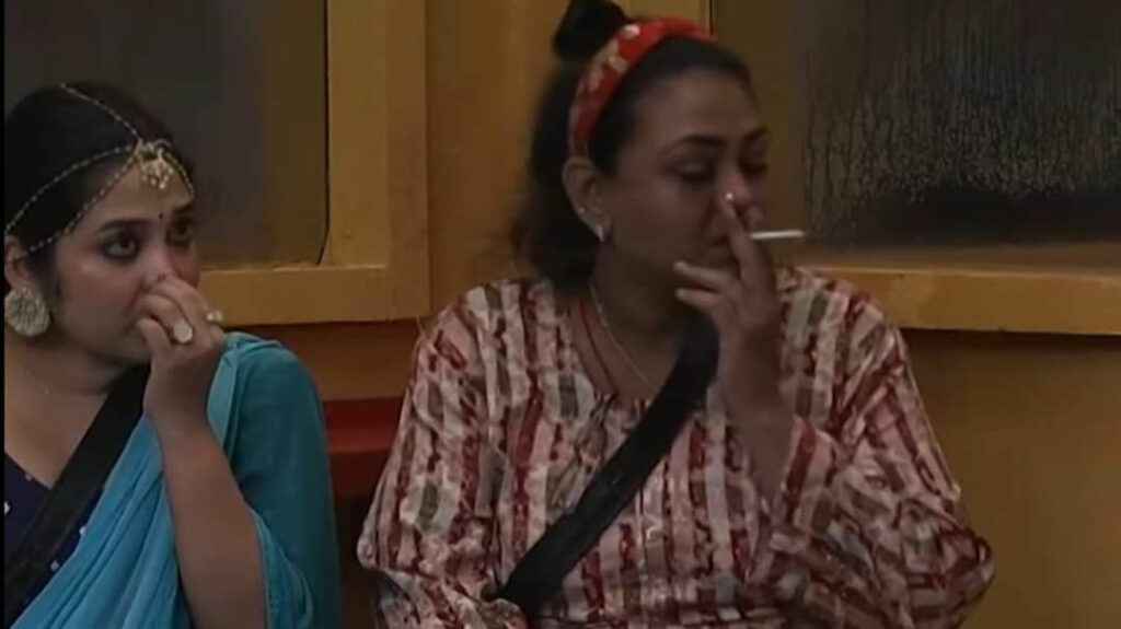 பிக்பாஸ் வீட்டிற்குள் சிகரெட் புகையை ஊதி தள்ளும் ஷகீலா..!! நீங்களா இப்படி..? கழுவி ஊற்றும் ரசிகர்கள்..!!