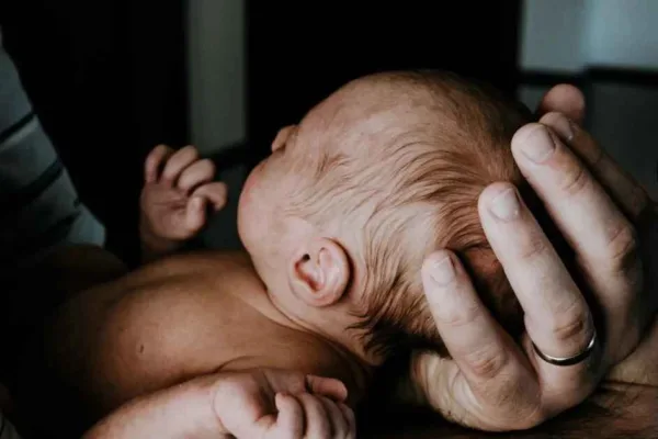 பெற்றோர்களே கவனம்!!! அங்கன்வாடியில் தடுப்பூசி போடப்பட்ட குழந்தை உயிரிழப்பு..