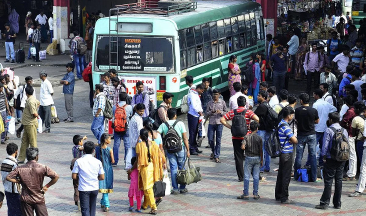 மக்களே…! அரசு பேருந்துகளில் இன்று முதல் 2,000 ரூபாய் நோட்டு வாங்க தடை…! போக்குவரத்து துறை அதிரடி உத்தரவு…!