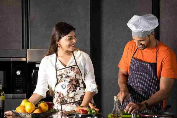 ”வீட்டு வேலைகளை கணவன் – மனைவி பகிர்ந்து கொள்ள வேண்டும்”..!! உயர்நீதிமன்றம் அதிரடி..!!