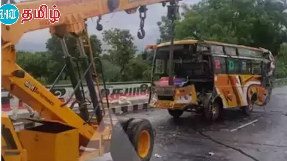 Accident : கோர விபத்து.. கார் மீது வேன் மோதி தலை குப்புற கவிழ்ந்த வேன்.. சிறுவன் பலி!