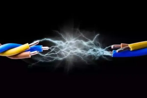 Pudukottai : புதுக்கோட்டையில் பரிதாபம்! விநாயகர் சிலையை மின் விளக்கால் அலங்கரித்த சிறுவன் மின்சாரம் தாக்கி பலி!