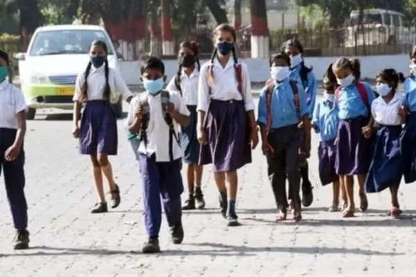 School Students : 6-12ம் வகுப்பு மாணவர்களே! காலாண்டு தேர்வு மற்றும் விடுமுறை விவரங்கள்!