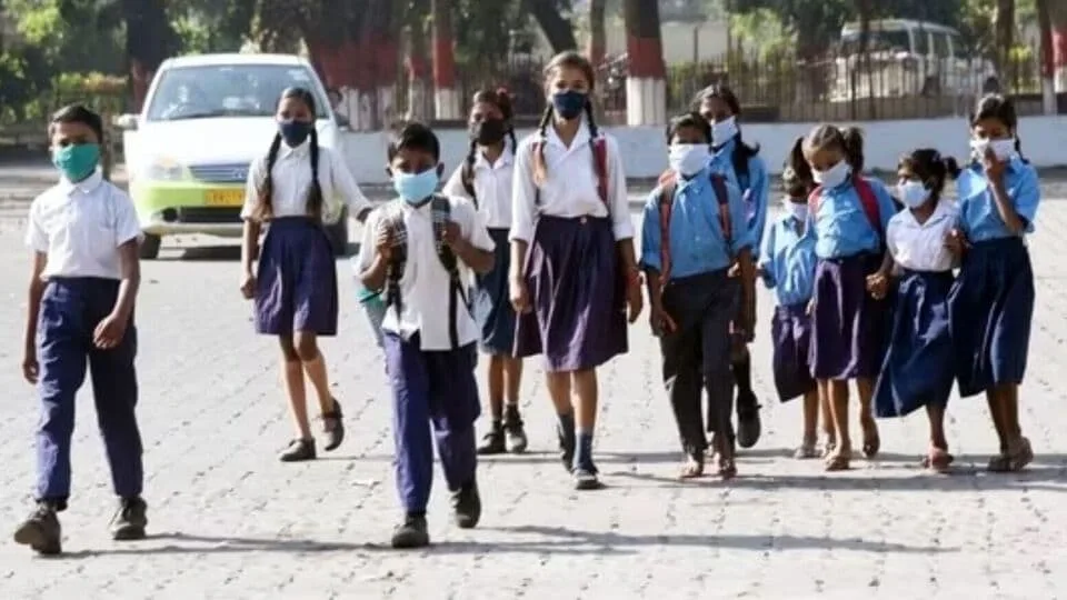 School Students : 6-12ம் வகுப்பு மாணவர்களே! காலாண்டு தேர்வு மற்றும் விடுமுறை விவரங்கள்!