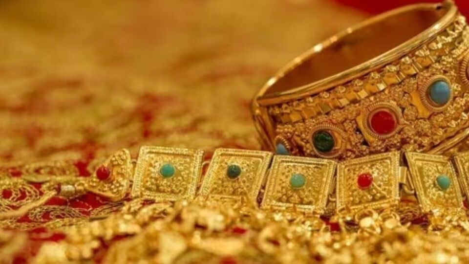 Today Gold Rate : மாற்றமில்லை மக்களே! மகிழ்ச்சியளிக்கும் இன்றைய தங்கம் விலை!