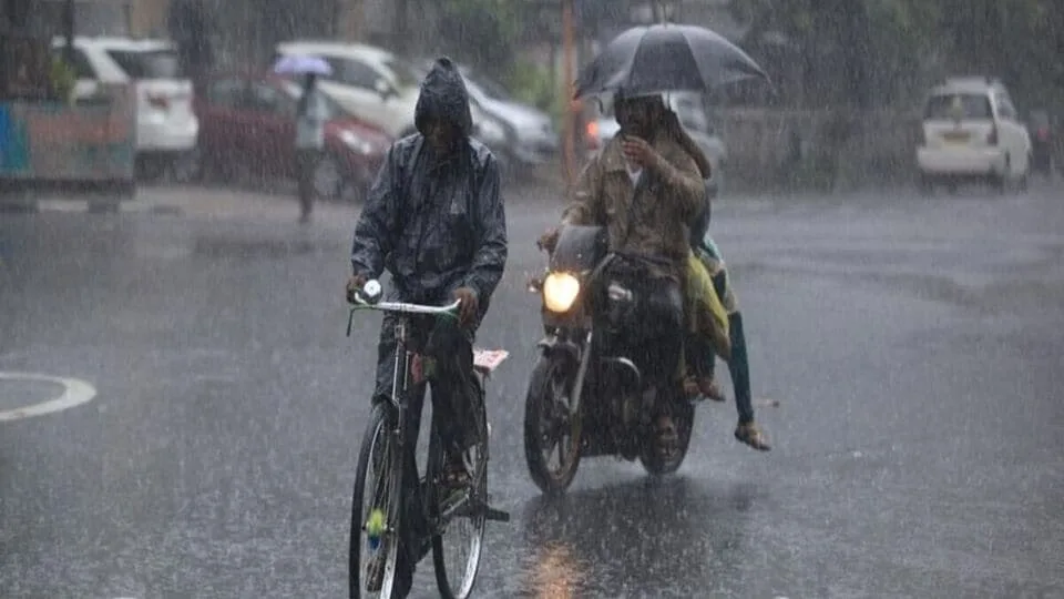 Today Rain Update : அடுத்த 6 நாட்களுக்கு மழை கொட்ட போகுது மக்களே.. மீனவர்கள் இப்பகுதிகளுக்கு செல்ல வேண்டாம்!
