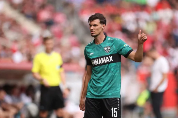 1. FSV Mainz 05 v VfB Stuttgart - Bundesliga