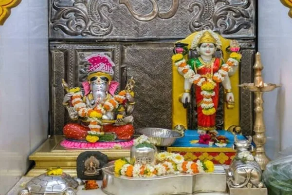 Daily Puja: வீட்டில் பூஜை எப்படி செய்ய வேண்டும்? - வாங்க தெரிஞ்சுக்கலாம்..!