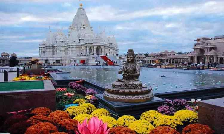 உலகின் மிகப்பெரிய 2-வது இந்து கோயில்..!! எங்கு இருக்கு தெரியுமா..? என்னது அமெரிக்காவுலயா..?