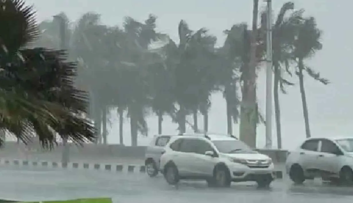 நாளை புதிய காற்றழுத்த தாழ்வு பகுதி..!! கொட்டித் தீர்க்க போகும் மழை..!! இந்திய வானிலை ஆய்வு மையம் அறிவிப்பு..!!
