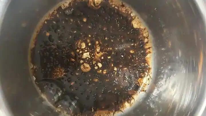 நீங்கள் செய்த உணவு கருகி போய்விட்டதா?? இதை மட்டும் செய்தால் போதும்..