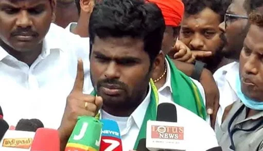 “நீங்க காதை செக் பண்ணுங்க” மீண்டும் செய்தியாளர்களுடன் தகராறில் ஈடுபட்ட தமிழக பாஜக தலைவர் அண்ணாமலை..!