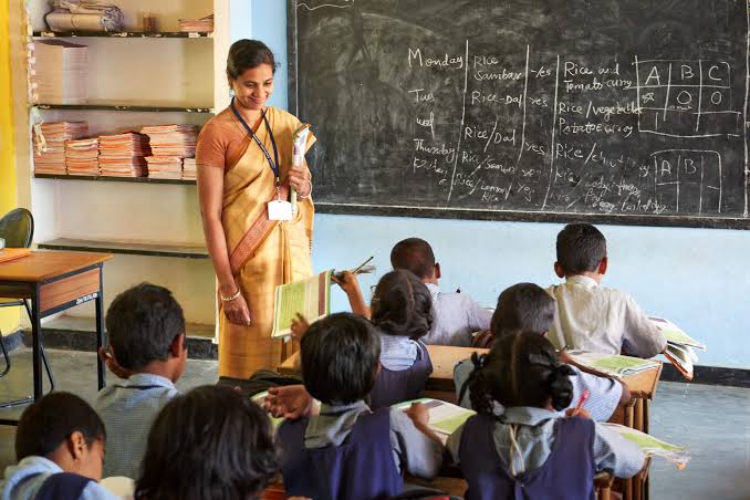 வரும் 27-ம் தேதி வரை கட்டாயம்…! 6 முதல் 10- ம் வகுப்பு வரை கற்பிக்கும் ஆசிரியர்களுக்கு பயிற்சி வகுப்பு…!