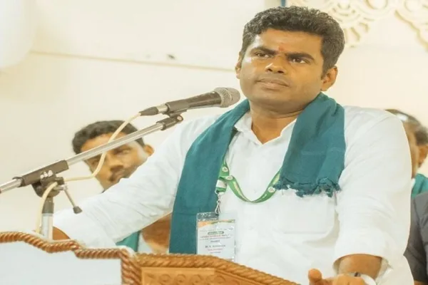விஏஓ-க்கள் துப்பாக்கி வைத்துக் கொள்ள அனுமதி கேட்கும் அளவுக்கு சட்டம் ஒழுங்கு சீர்குலைவு - அண்ணாமலை காட்டம்!