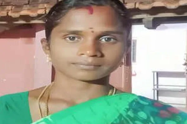 வீட்டில் கணவன் இல்லாத போது, மாமனாரின் செயலால், குழந்தைகளுடன் கிணற்றில் குதித்த பெண்..