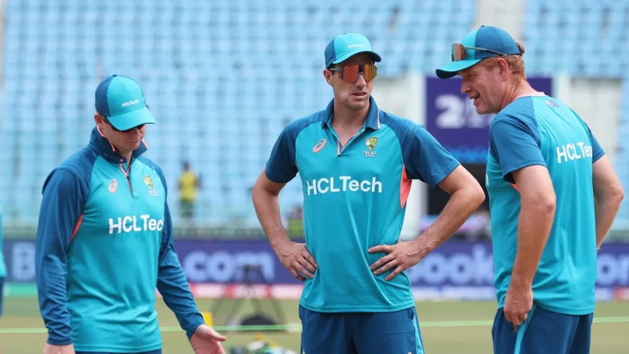 Sean Abbott registers the 5th drop of the match – Australia's first