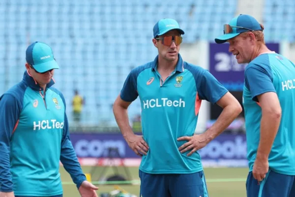 Sean Abbott registers the 5th drop of the match – Australia's first