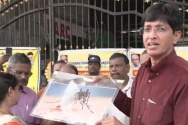 Eradication of Dengue: டெங்கு கொசு ஒழிப்பு நடவடிக்கைகளை நேரில் ஆய்வு செய்த ஆணையர் ராதாகிருஷ்ணன்!