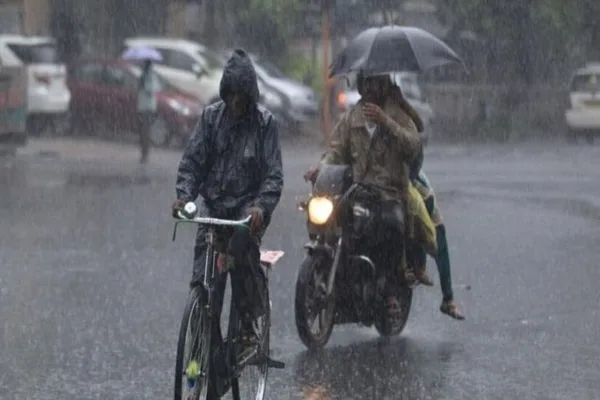 Rain Alert: அடுத்த 3 மணி நேரம் உஷார் ..இந்த மாவட்டங்களில் சம்பவம் செய்ய காத்திருக்கும் மழை!