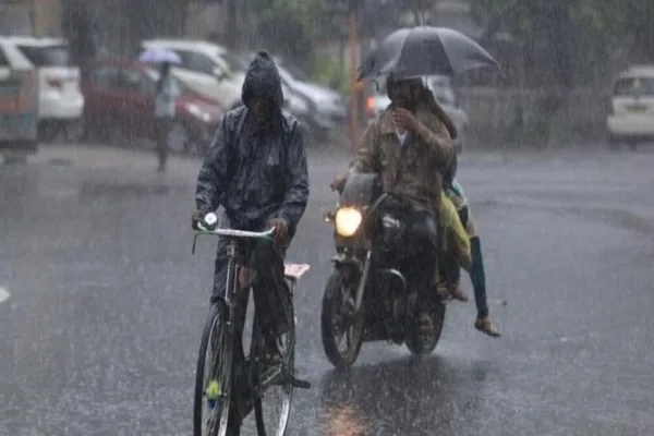 Rain Update: அடுத்த 3 மணி நேரத்திற்கு மழைதான்.. எந்த மாவட்ட பள்ளிக்கு விடுமுறை தெரியுமா!