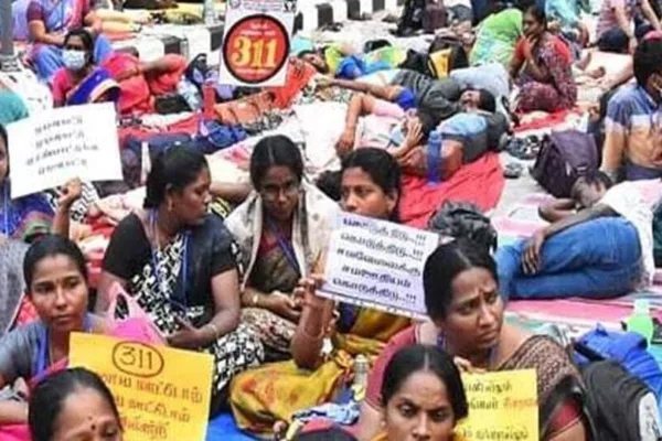 Teachers Arrested: போராட்டத்தில் ஈடுபட்ட ஆசிரியர்கள்.. குண்டுக் கட்டாக கைது செய்த போலீஸ்!