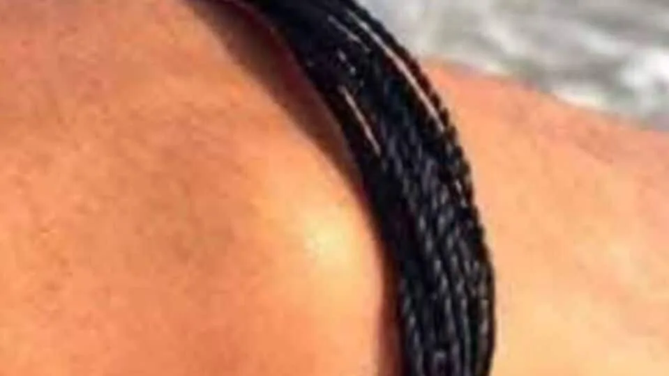 Black Thread: சங்கடங்கள் நீங்க, கிரகங்களில் பாதிப்புகளில் இருந்து தப்பிக்க உதவு கருப்பு கயிறு