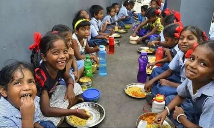 ’இனி மதிய உணவில் முட்டை பிரியாணி’..!! மாணவர்கள் குஷி..!! அரசு வெளியிட்ட அறிவிப்பு..!!