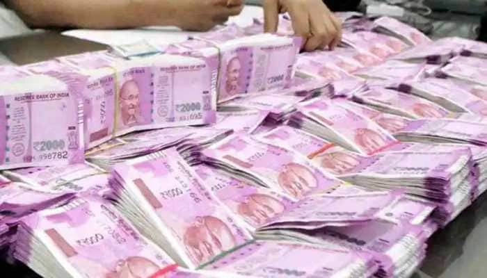 உரிமம் இல்லாத திருட்டு படம் வெளியீடு…!  திரைத்துறை ஆண்டுக்கு ரூ.20,000 கோடி வரை இழப்பு…! மத்திய அரசு அதிர்ச்சி தகவல்…!