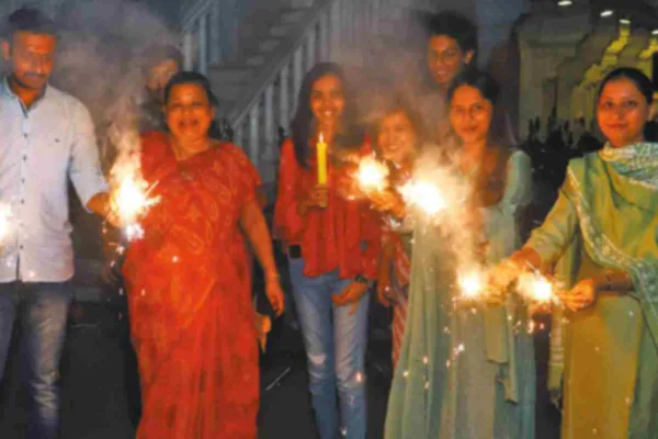 தீபாவளியை கொண்டாட சொந்த ஊருக்கு வந்துருக்கீங்களா..? இந்த அறிவிப்பையும் கொஞ்சம் பாருங்க..!!