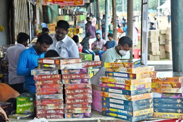 தொடங்கிய தீபாவளி… இந்த தவறை செய்தால் அரசு நடவடிக்கை எடுக்க வாய்ப்பு…! எல்லாம் கவனமாக இருங்க…!