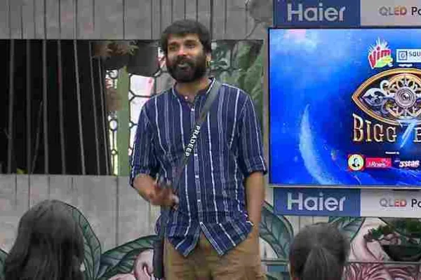 பிக்பாஸ் வீட்டிற்குள் மீண்டும் வர பிரதீப் போட்ட கண்டிஷன்..!! 2 ரெட் கார்டு ரெடியா..? இனிமே தான் ஆட்டமே இருக்கு..!!