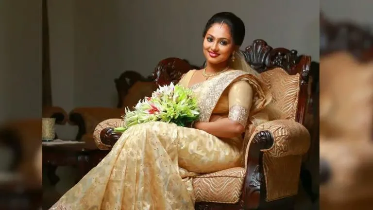 17 முறை கத்தியால் குத்தி கொடுமை!… காரை ஏற்றியும் சாகாத மனைவி!… வாக்குமூலம் அளித்த பின் உயிரிழந்த பரிதாபம்!