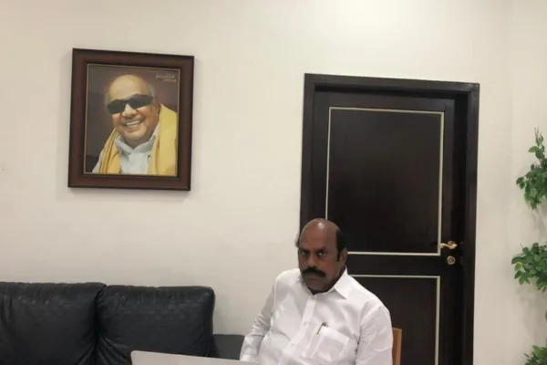 IT Raid: அமைச்சர் எ.வ.வேலு வீட்டில் ஐ.டி.ரெய்டு! திமுகவினர் அதிர்ச்சி!