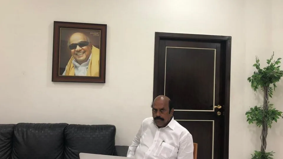 IT Raid: அமைச்சர் எ.வ.வேலு வீட்டில் ஐ.டி.ரெய்டு! திமுகவினர் அதிர்ச்சி!