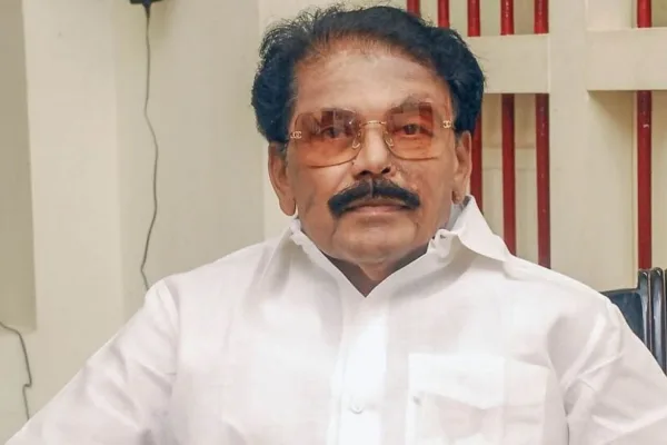 KKSSR Ramachandran: அமைச்சர் கே.கே.எஸ்.எஸ்.ஆர். ராமச்சந்திரன் குடும்பத்தினர் மீது தாக்குதல்!