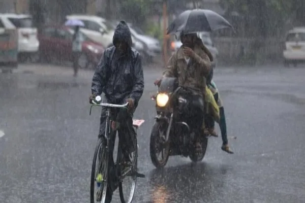 Rain Update : மக்களே உஷார்.. அடுத்த 3 மணிநேரத்திற்கு 21 மாவட்டங்களில் மழை கொட்ட போகுதாம்!