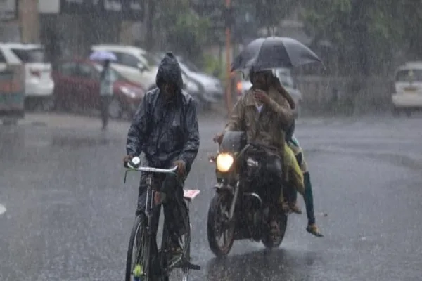 Rain warning: ’குடையை எடுத்துக்கோங்க! அடுத்த 3 மணி நேரத்தில் 13 மாவட்டங்களில் மழை!’ இதோ விவரம்!