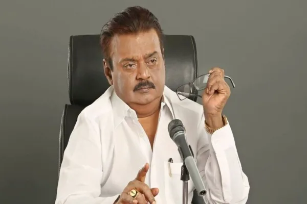 Vijayakanth Hostipalised: தொண்டை வலி! தேமுதிக தலைவர் விஜயகாந்த் மருத்துவமனையில் அனுமதி