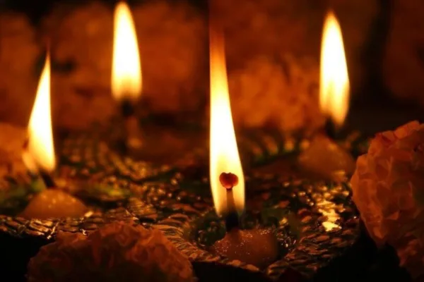 Dhanteras 2023: தீபாவளியொட்டி யம தீபம் ஏற்றும் உகந்த நேரம் எது தெரியுமா?