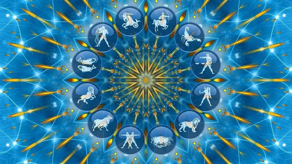 Today Horoscope : ஞாயிறு விடுமுறை நாள் எப்படி இருக்கும் - இன்றைய ராசிபலன்கள் இதோ!