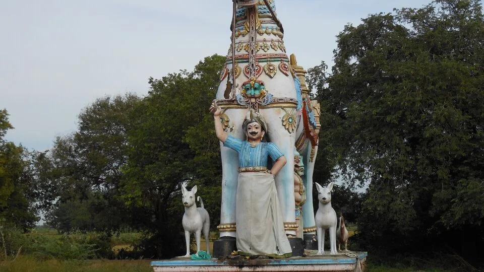 Kulatheivam: வருஷத்துக்கு ஒருமுறையாவது குல தெய்வ வழிபாடு ஏன் அவசியம்?