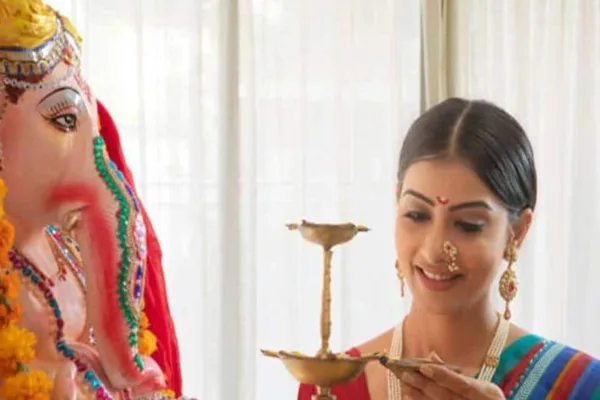 Pooja Tips: பெண்கள் மாதவிடாய் காலத்தில் பூஜை செய்யலாமா? விரதம் இருக்கலாமா?